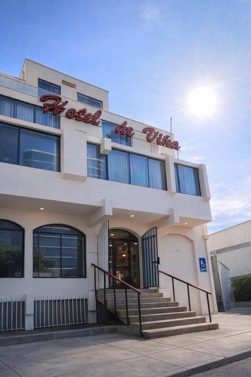 a hotel with a sign on the front of it at Hotel de Viña in Viña del Mar