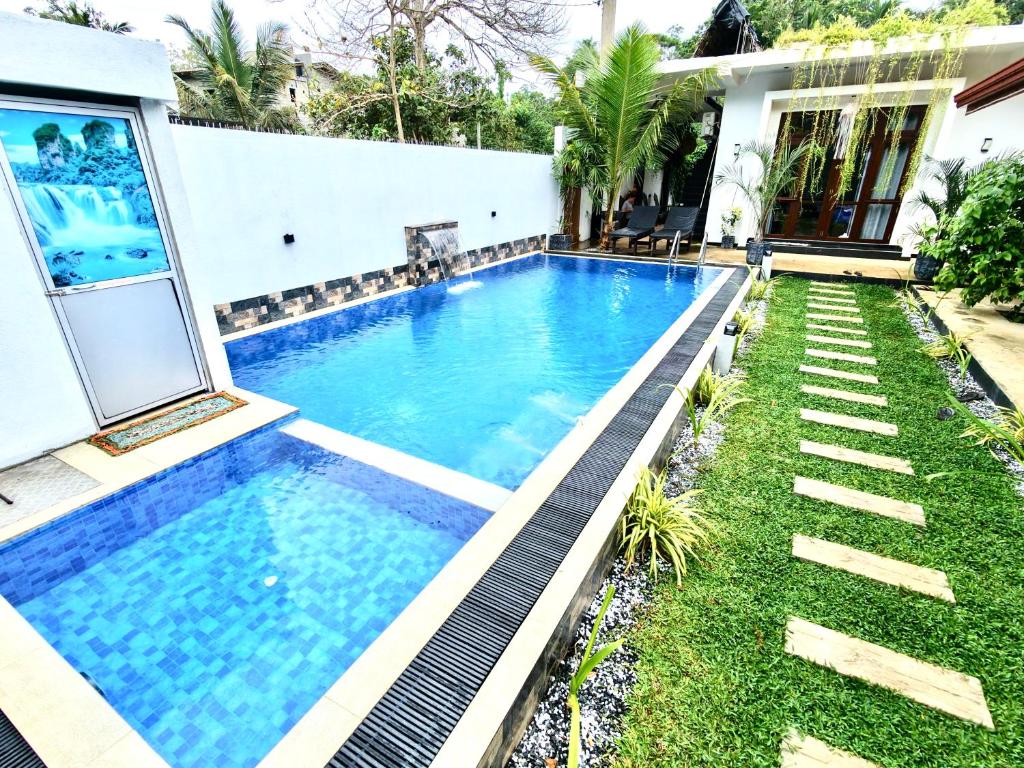 Indunil place hiriketiya with pool - 8