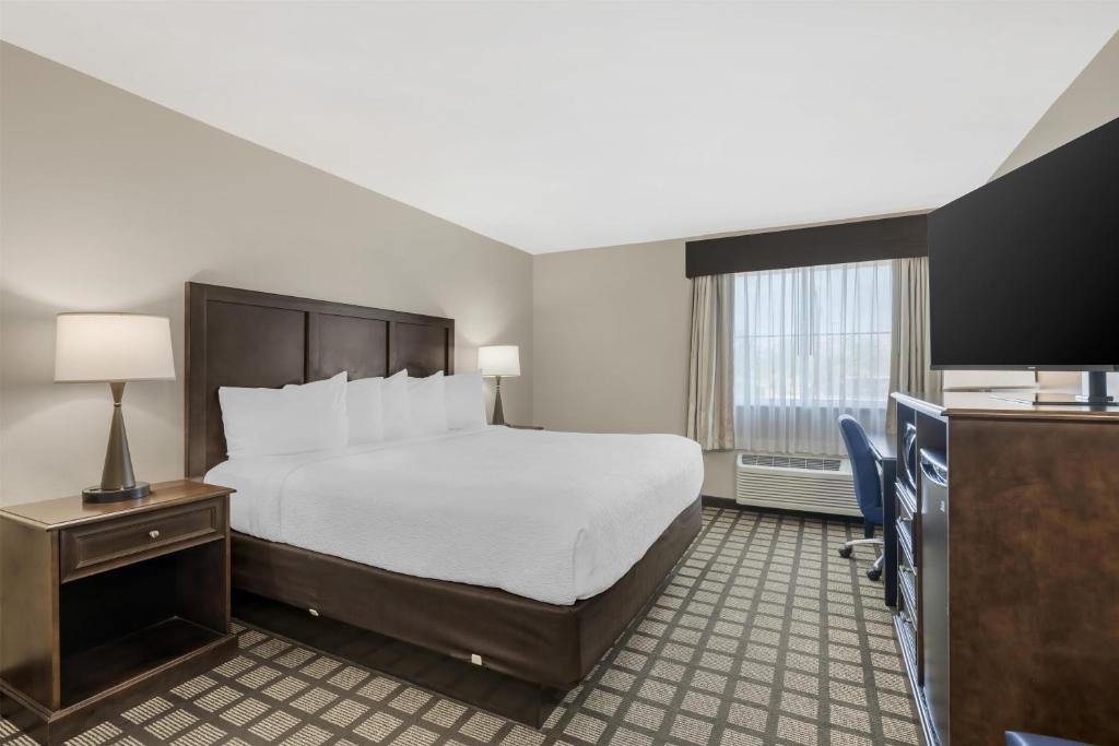 Best Western North Bryant Inn