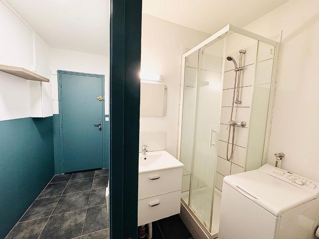 Et badeværelse på Studio Proche Gare Et Commodités