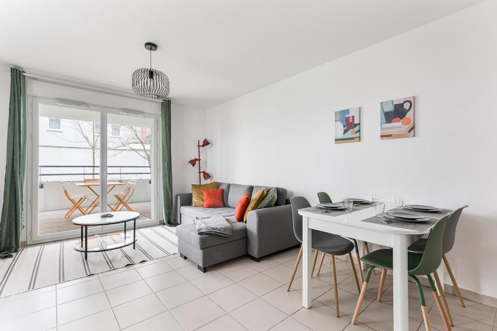 NOUVEAU ! Appartement 2 chambres, parking, proche tramway et métro, terrasse