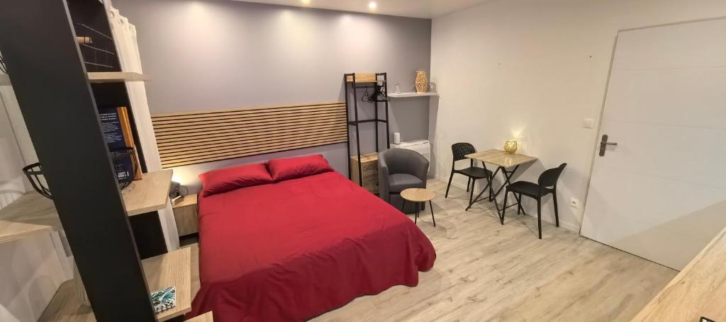 Postel nebo postele na pokoji v ubytování Studio cosy indépendant