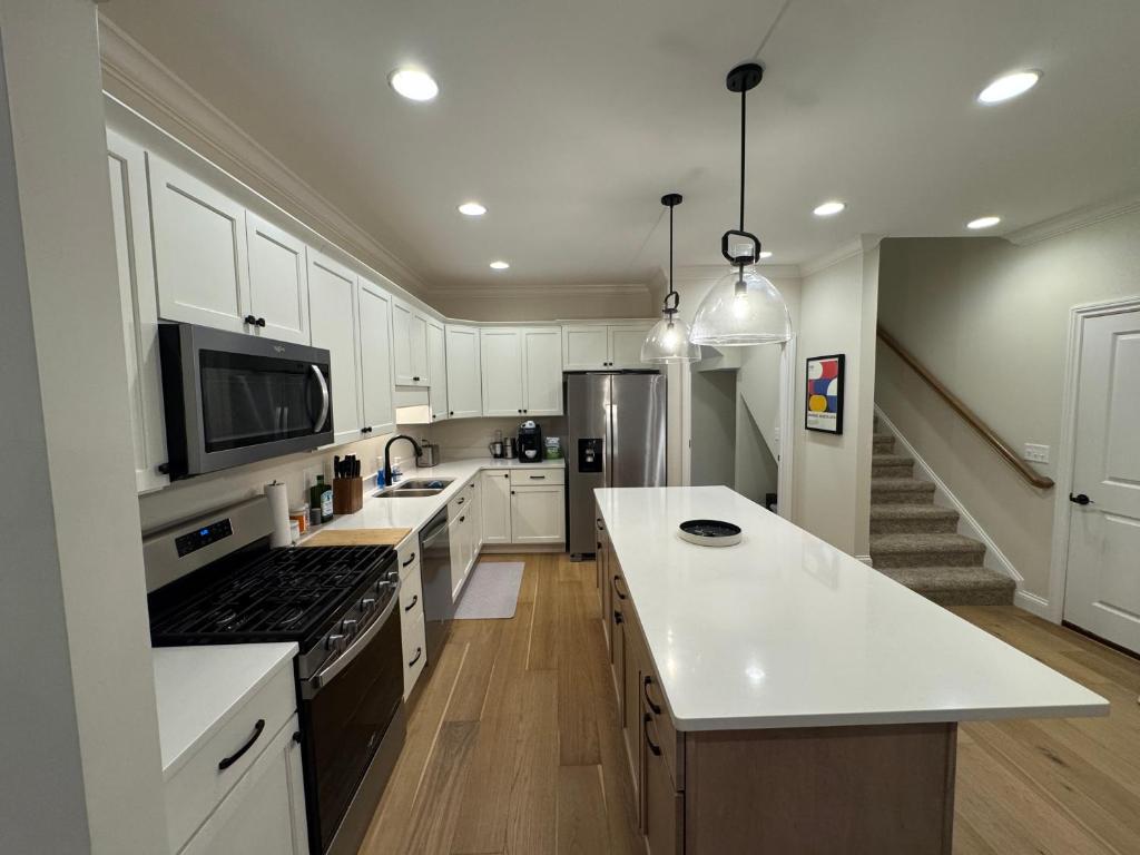 Modern 3BR 3BA Condo Spacious and Upscale, Newburgh (precios ...