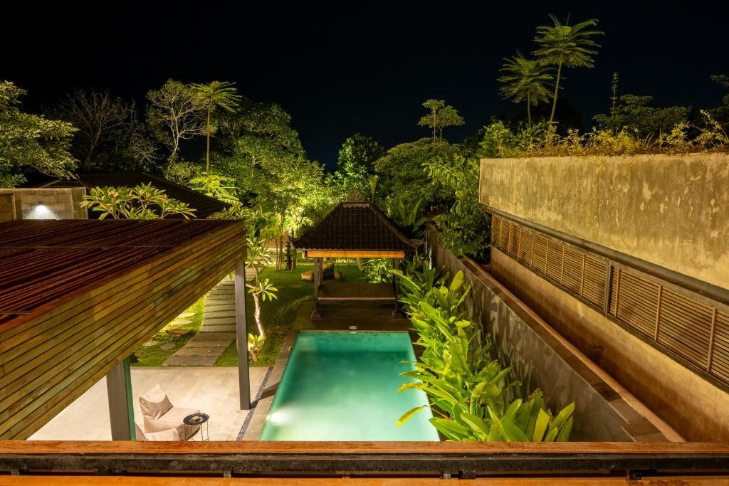 Swimmingpoolen hos eller tæt på 4 BR Retreat Villa - Beach Access