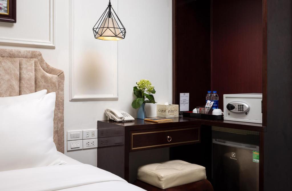 Golden Legend Palace Hotel & Travel - 10