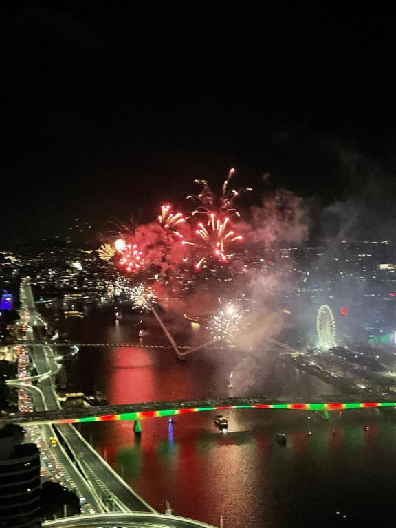 Ảnh trong thư viện ảnh của Brisbane CBD/Firework/River view ở Brisbane