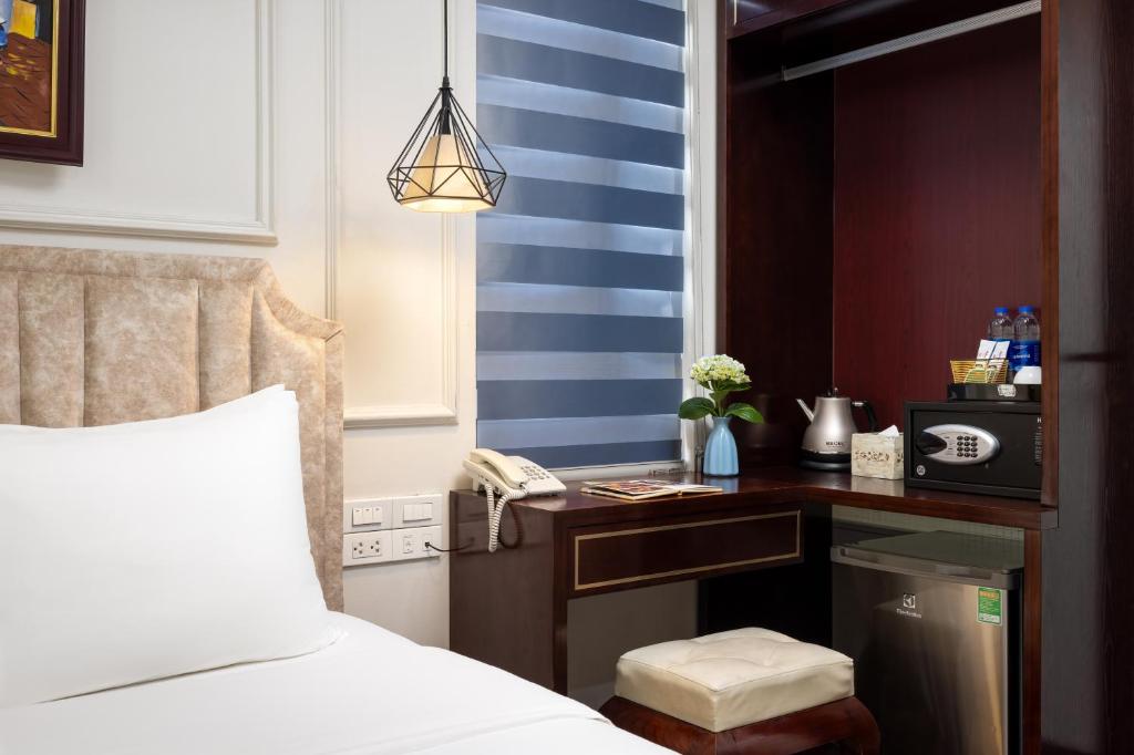 Golden Legend Palace Hotel & Travel - 19