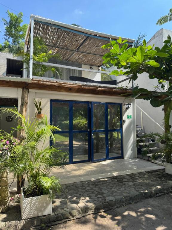 En have udenfor Cabaña Kalaia Beach