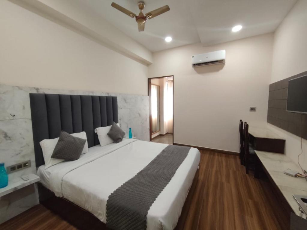 Gallery image of Hotel Rudra Vilas in Agra