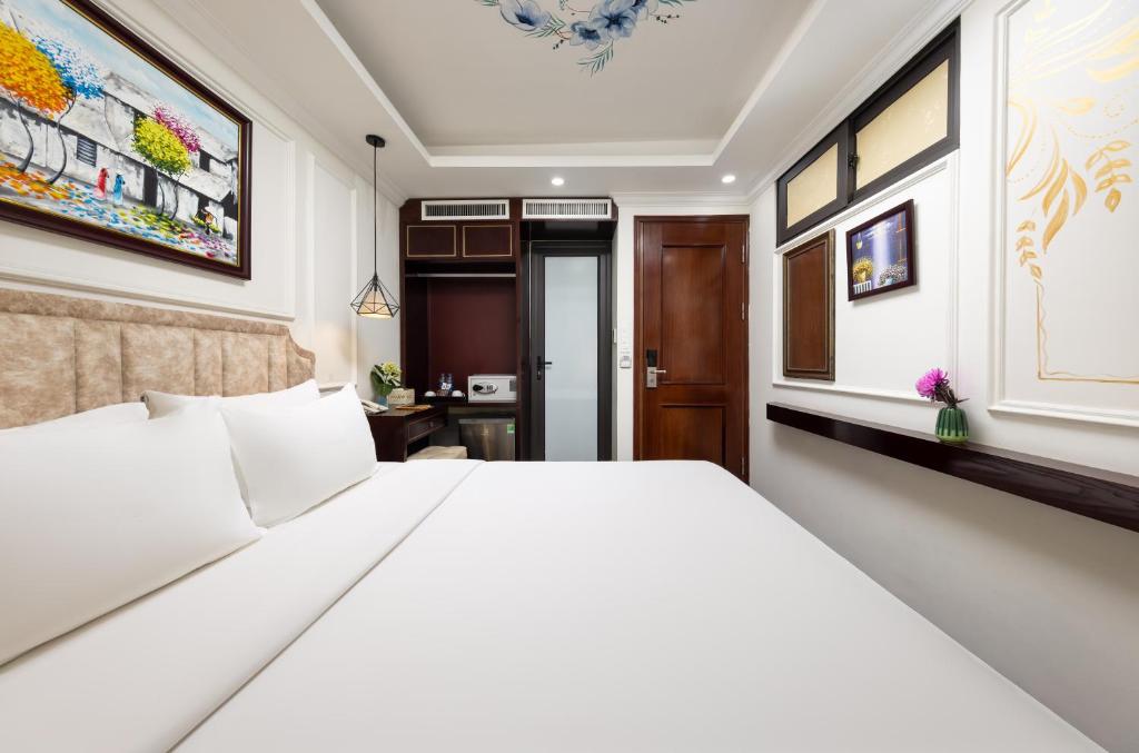 Golden Legend Palace Hotel & Travel - 3