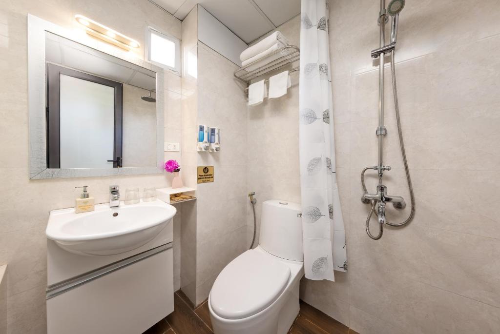 Golden Legend Palace Hotel & Travel - 4