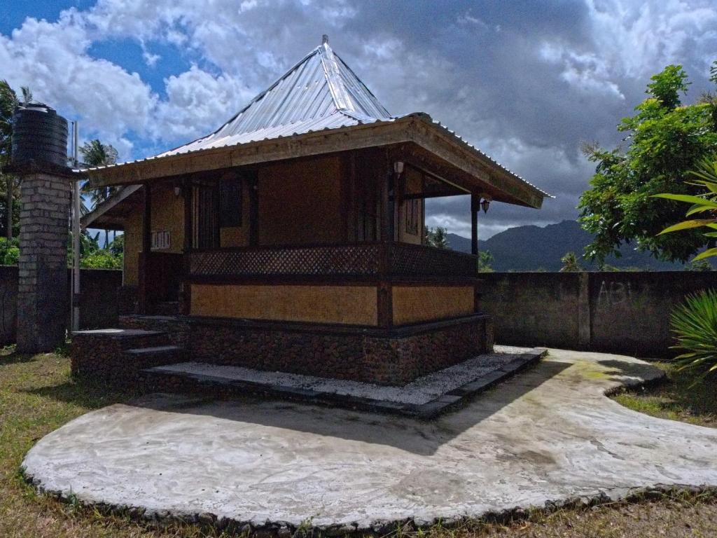 Το κτήριο όπου στεγάζεται  το δωμάτιο σε οικογενειακή κατοικία