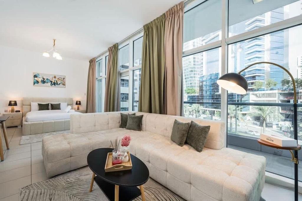 Urban apartment near to Dubai mall & Burj Khalifa, Dubai (prețuri ...