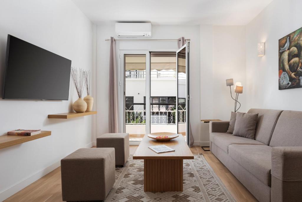 Athenian Hillside Residence