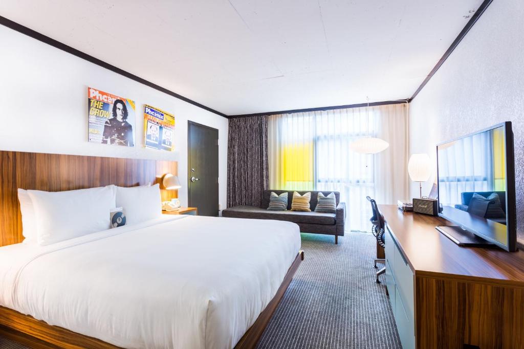 The Verb Hotel - 