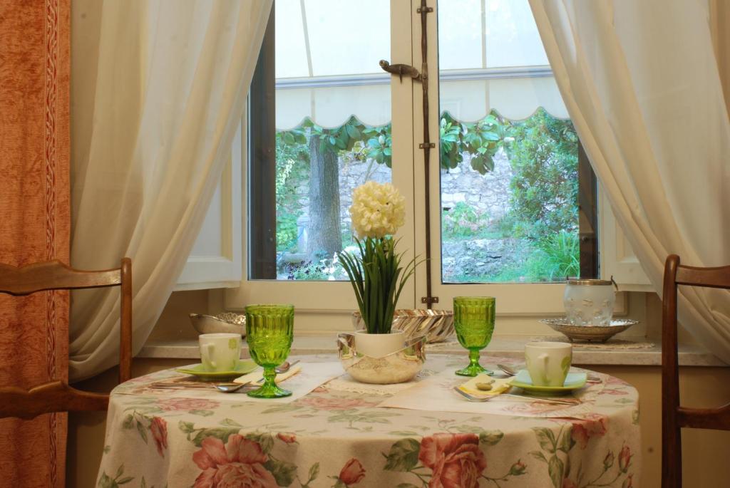 En restaurant eller et andet spisested på Il Giardino Segreto di Ascoli Piceno