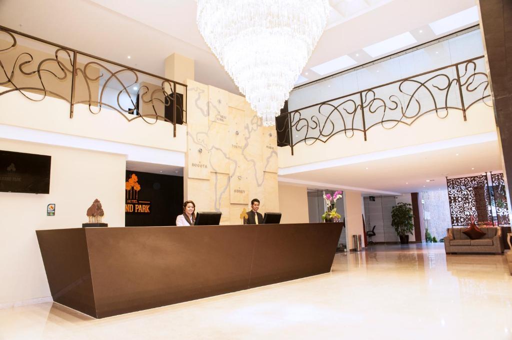 TV a/nebo společenská místnost v ubytování Hotel Grand Park