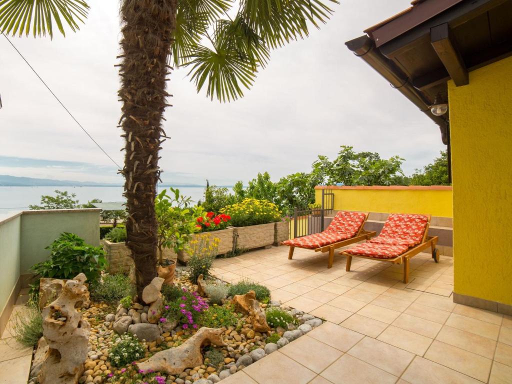Apartment mit Wasserblick by Interhome
