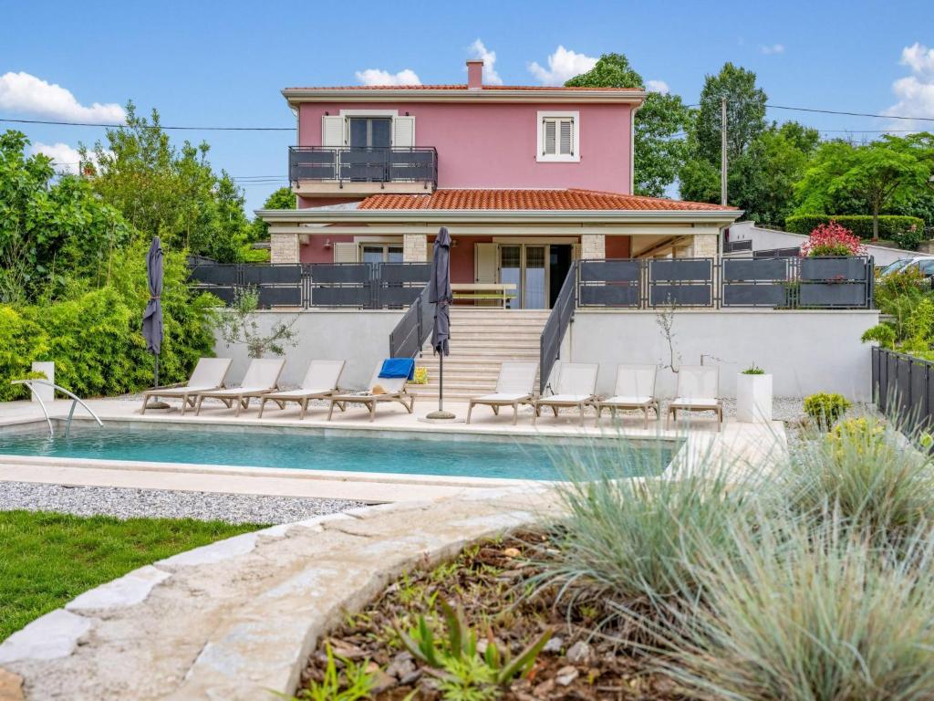 Holiday Home Villa Violette mit Pool nahe Stadtzentrum by Interhome