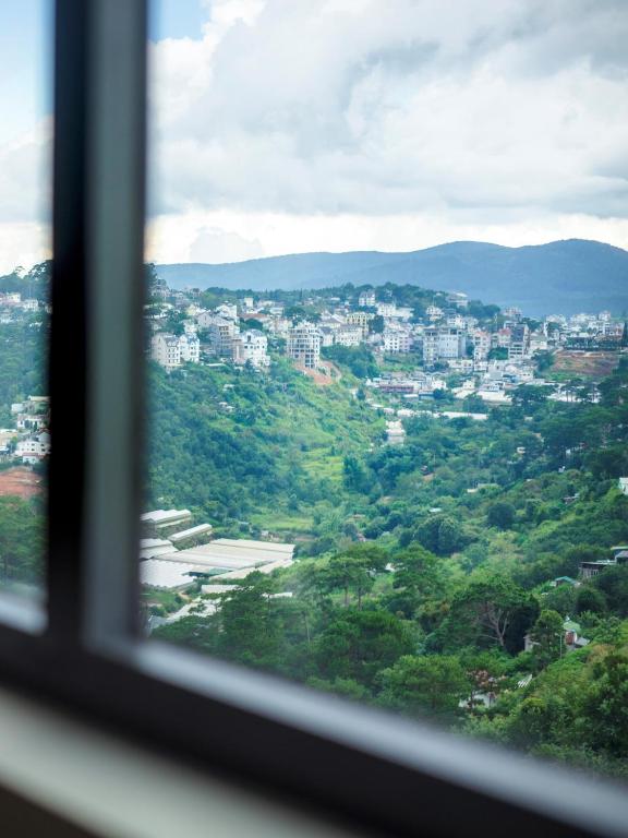 Meek - Home and Coffee - 7