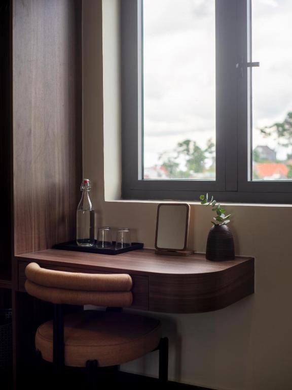 Meek - Home and Coffee - 15