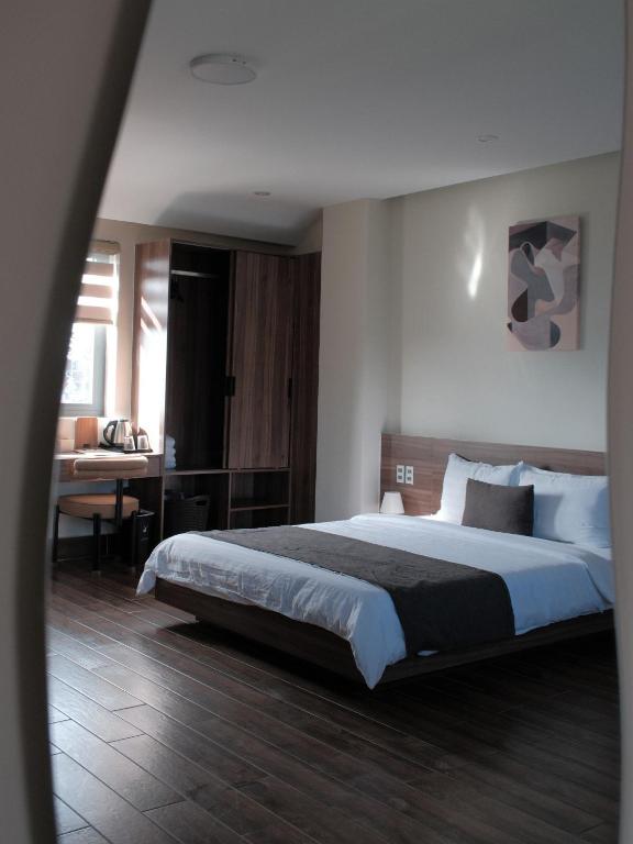 Meek - Home and Coffee - 12