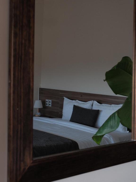 Meek - Home and Coffee - 4