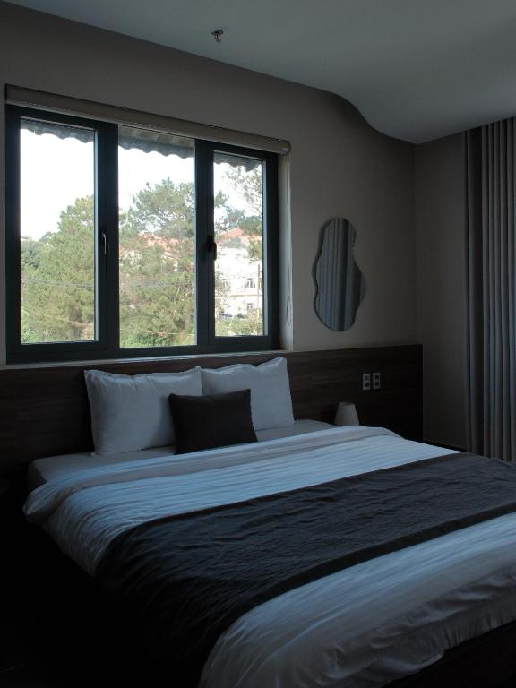 Meek - Home and Coffee - 18