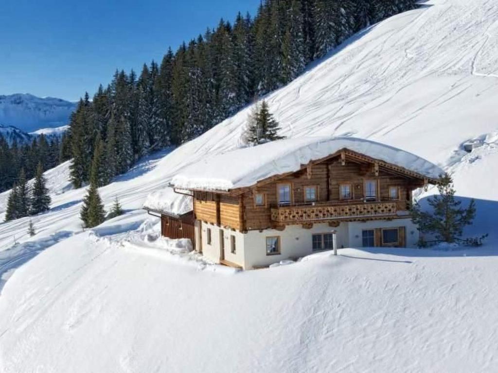 Holiday Home Wallegg-Lodge in Saalbach-Hinterglemm by Interhome