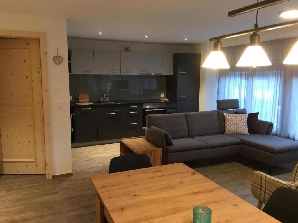 Apartment Chäs-Gruebi Wohnung Hirsch by Interhome