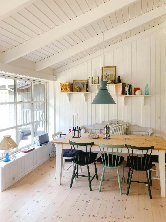 Image showcasing Discover Sysslomansgatan Apartment by Fantastic Frank