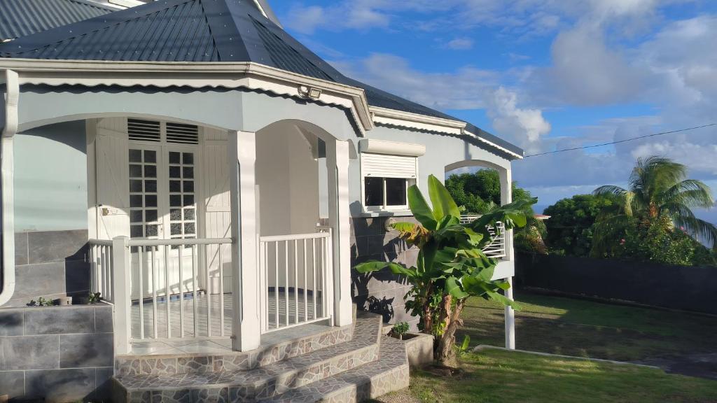 Zahrada ubytování Maison Cécilia vue sur les saintes