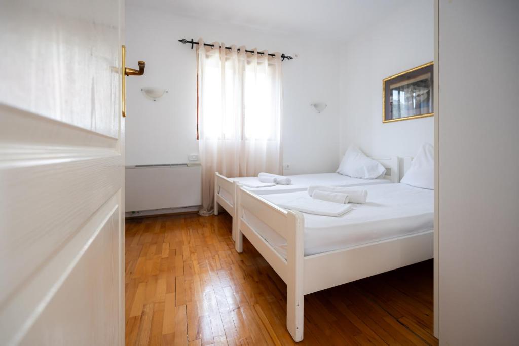 Apartments Feral - 10