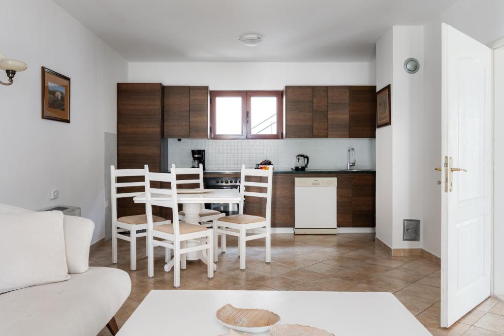 Apartments Feral - 6