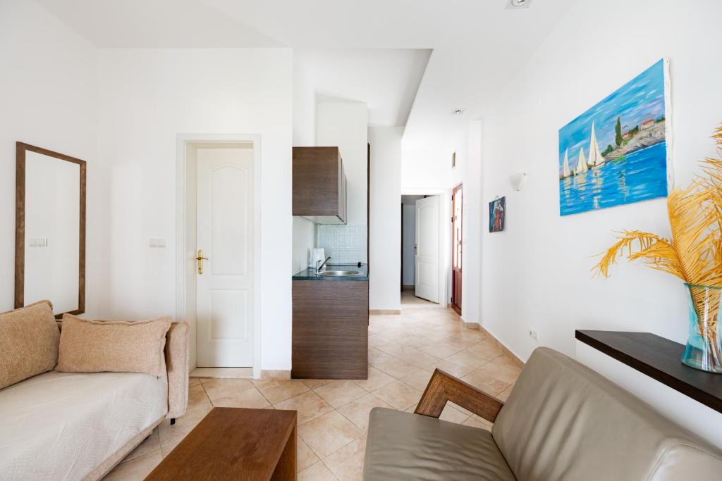 Apartments Feral - 18