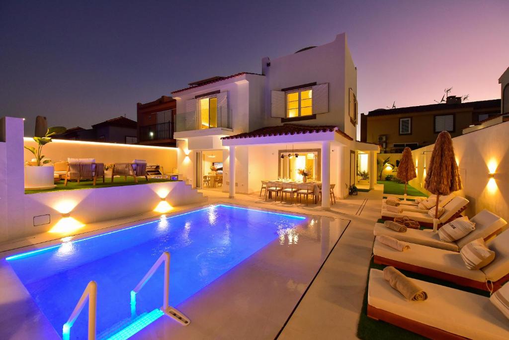 Swimmingpoolen hos eller tæt på Meloneras Hills 16 With Pool by VillaGranCanaria