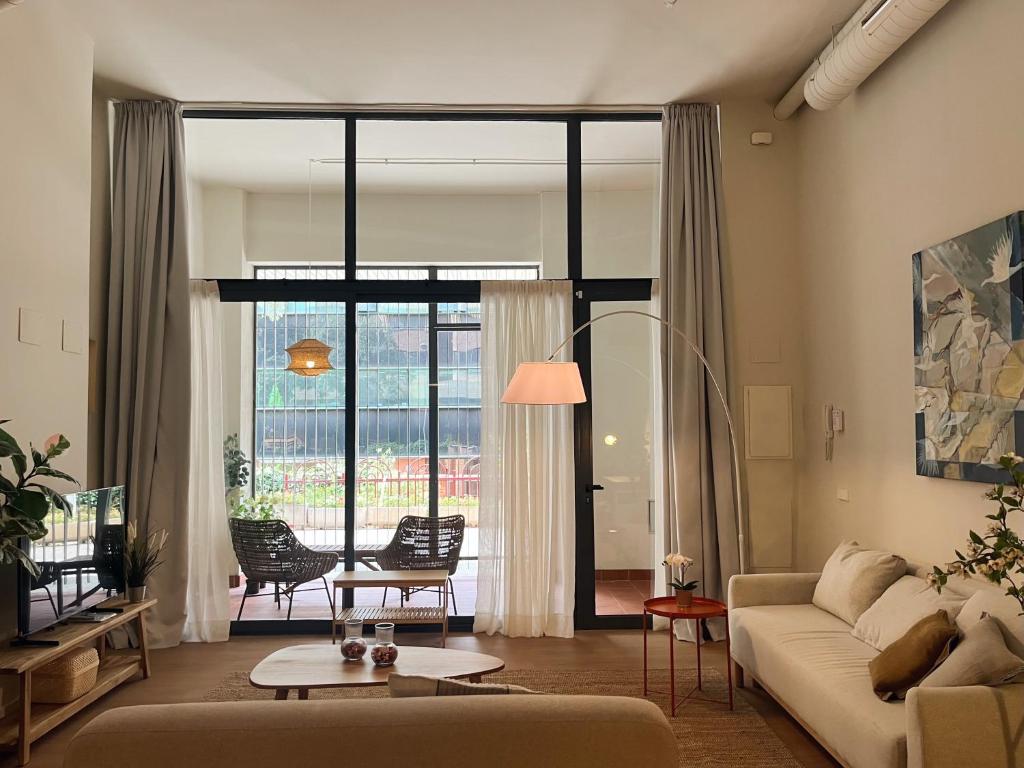 Modern and stylish -1Bedroom 1Bathroom -Ventas