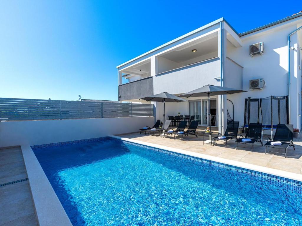 Holiday Home Villa Ema und Ana by Interhome