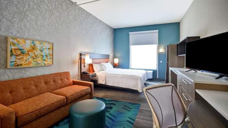 Giường trong phòng chung tại Home2 Suites by Hilton