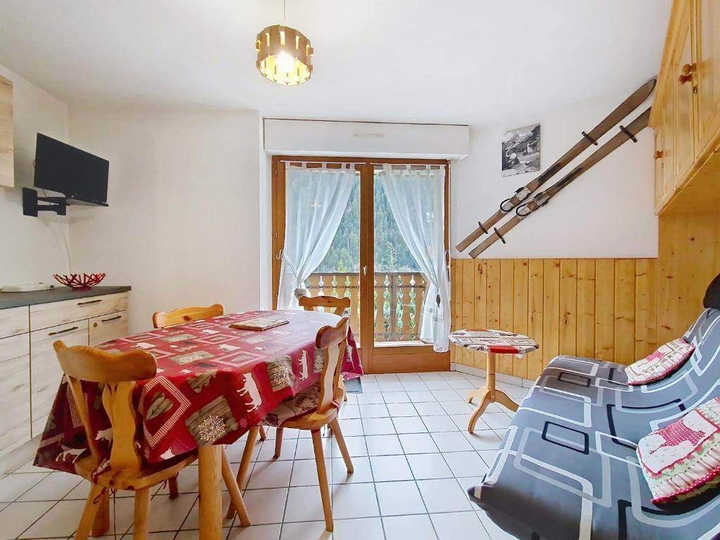 Et tv og/eller underholdning på Jonquilles JQM2 SUNNY & VIEW 4 pers