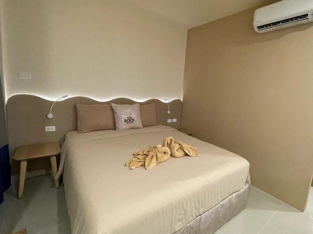 فضای داخلی The Rock Patong Comfort Stay در پوکت - تصویر ۳