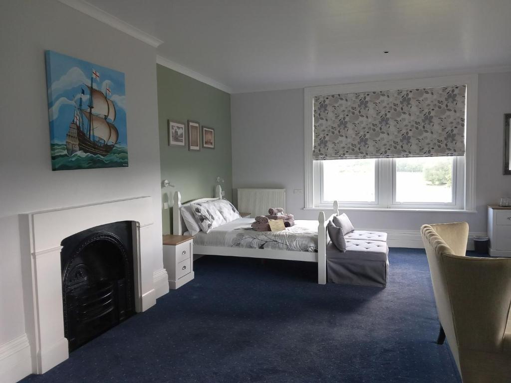 Posezení v ubytování Large Family Room with Great Views - Guest Room 2