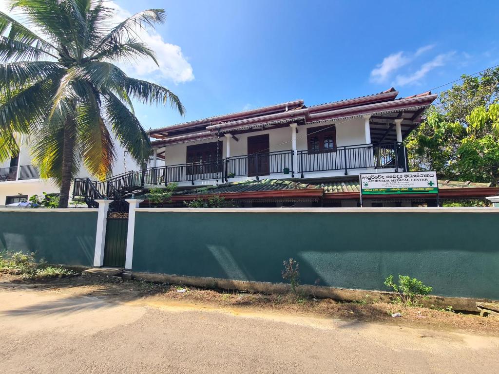 Bygningen som feriehuset ligger i