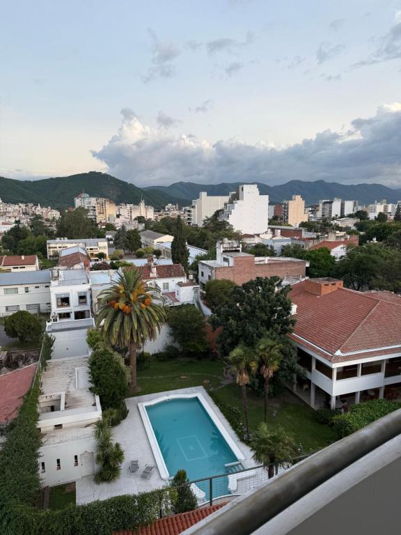 En generel udsigt til bjerge eller udsigt til bjerge taget fra lejligheden