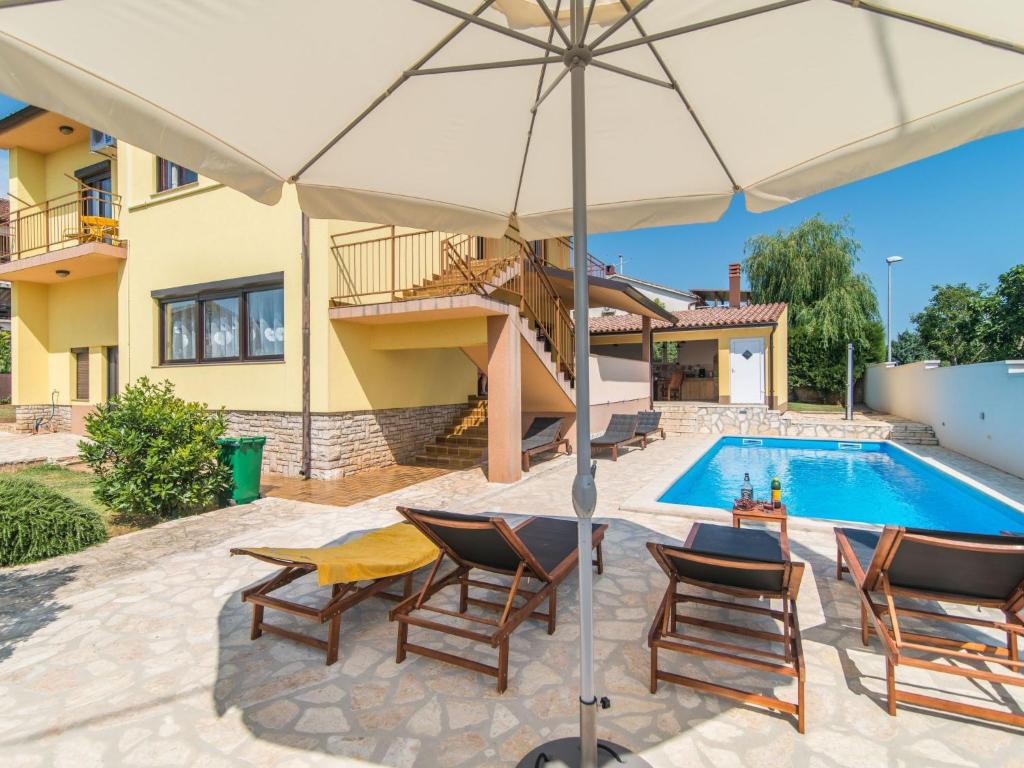 Holiday Home Ferienvilla mit Pool in Pula by Interhome