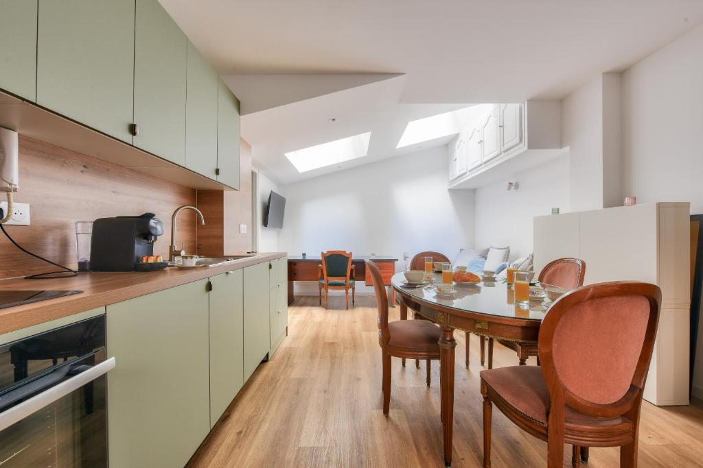 Bright & Spacious Apartments in Central Paris 15th