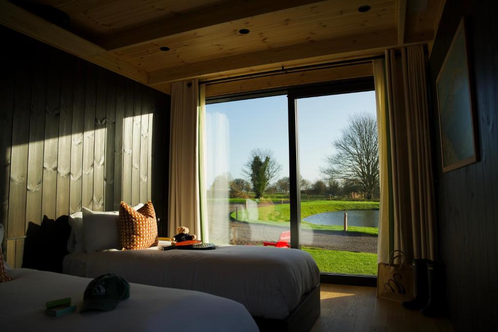 Mad Swans in The Mendips - Twin Room With Garden View