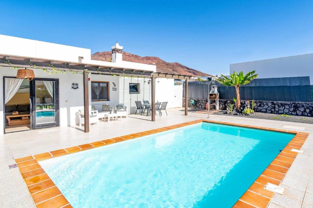 Villa Burgado Beach by Villa Plus