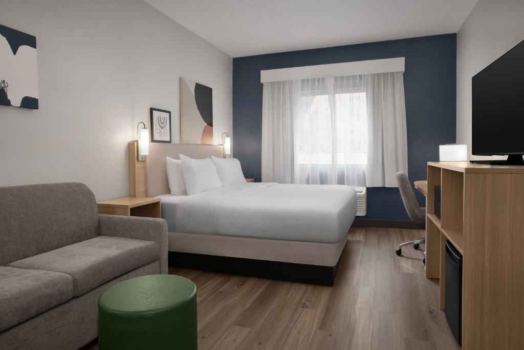 Spark by Hilton Lakewood Denver Southwest photo