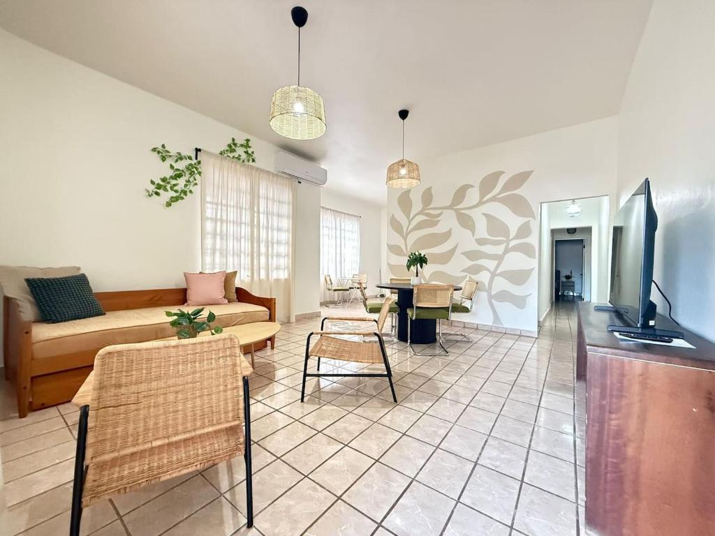 Sunny Beachy 2BR Spacious, Secure, Free Parking, San Juan ...